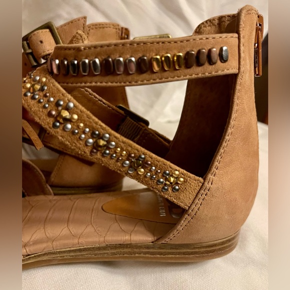 *EUC* Gianni Bini / Embellished Tiered Fringe Faux Suede Sandal / Brown … - Picture 6 of 10